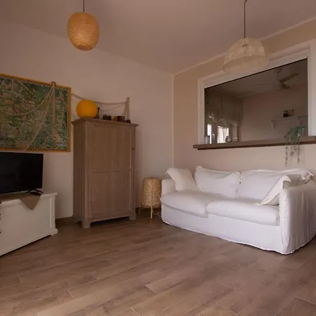 Sea Front Fantastic With One Car Private Open Parking *