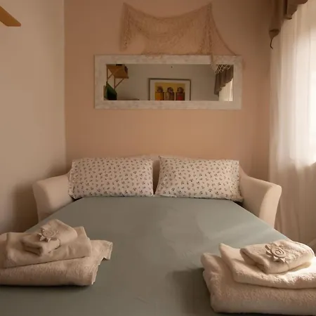 Apartment Sea Front Fantastic With One Car Private Open Parking *