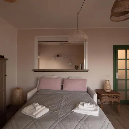 Apartment Sea Front Fantastic With One Car Private Open Parking