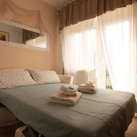 Apartment Sea Front Fantastic With One Car Private Open Parking *